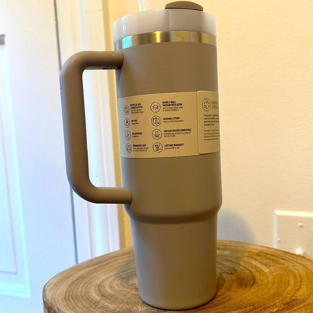 30 oz Stanley. Color “Ash” - Picture 2 of 4